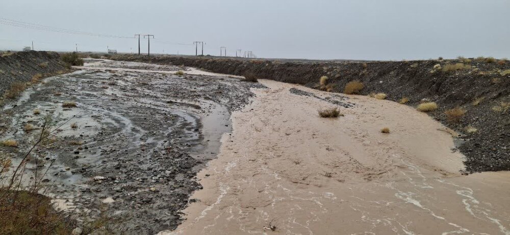 سیلاب در چند محور روستایی شهرستان بم/ خسارت جدی گزارش نشده است