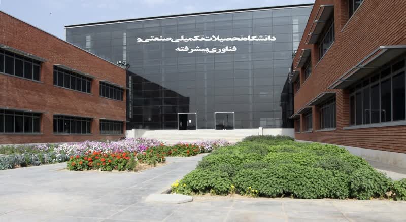 روایت هایتک کرمان از پژوهش مسئله‌محور تا درآمد ۵۰ میلیاردی