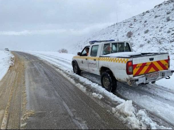 خطر سیلاب و برف در کمین جاده‌های جنوب کرمان/ سفرهای غیرضروری را متوقف کنید
