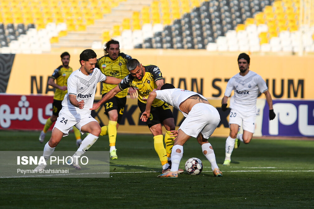 هفته هجدهم لیگ برتر/ سپاهان لغزید؛ فجر کامبک زد